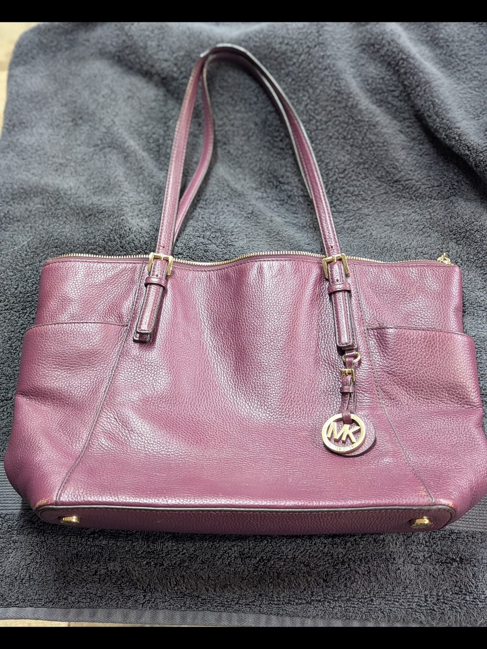 Michael Kors Jet Set Tote Pebbled Leather Burgundy Large Shoulder Bag MK Charm